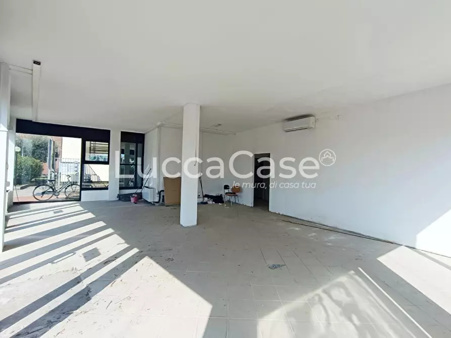Immagine 5 di Locale commerciale in affitto  a San Giuliano Terme