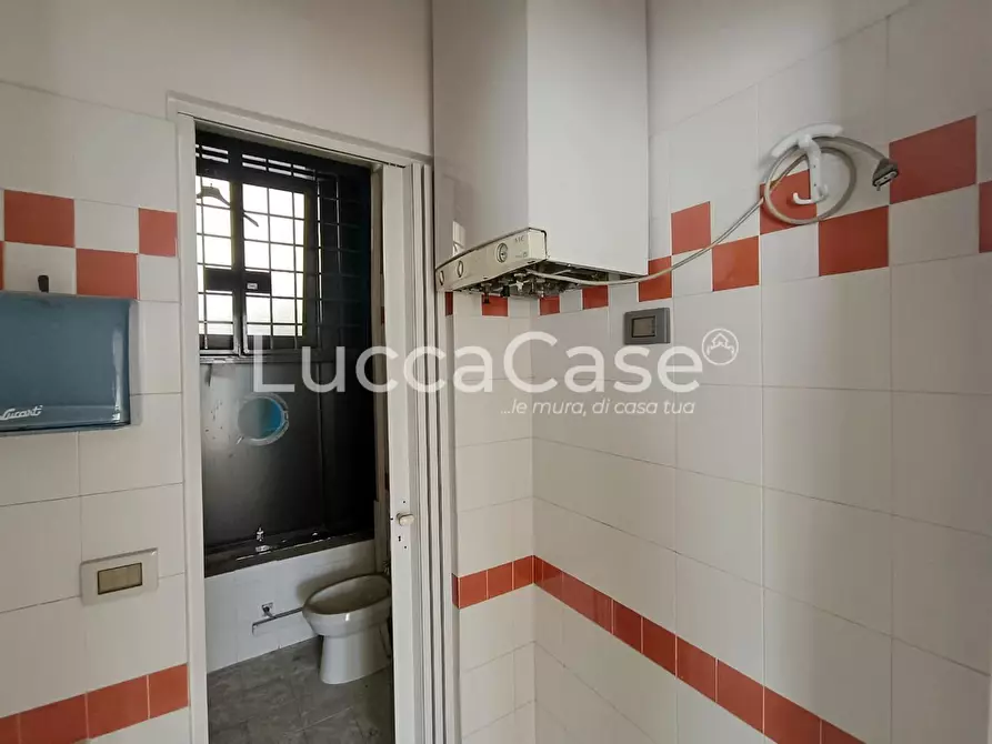 Immagine 6 di Locale commerciale in affitto  a San Giuliano Terme