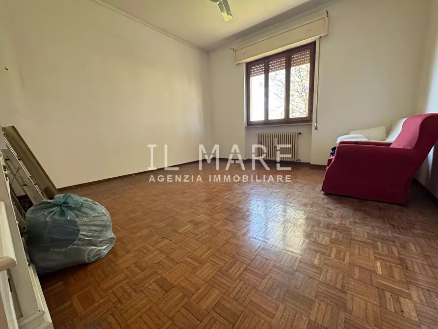 Immagine 9 di Casa indipendente in vendita  a Massa