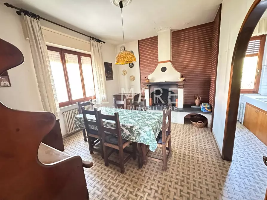 Immagine 2 di Casa indipendente in vendita  a Massa