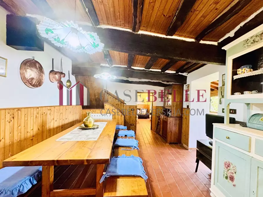 Immagine 19 di Casa colonica in vendita  a Camaiore