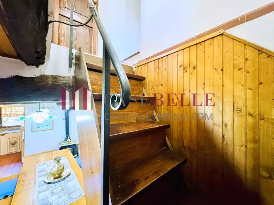 Immagine 21 di Casa colonica in vendita  a Camaiore