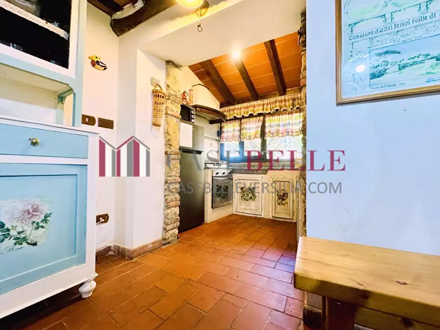 Immagine 14 di Casa colonica in vendita  a Camaiore