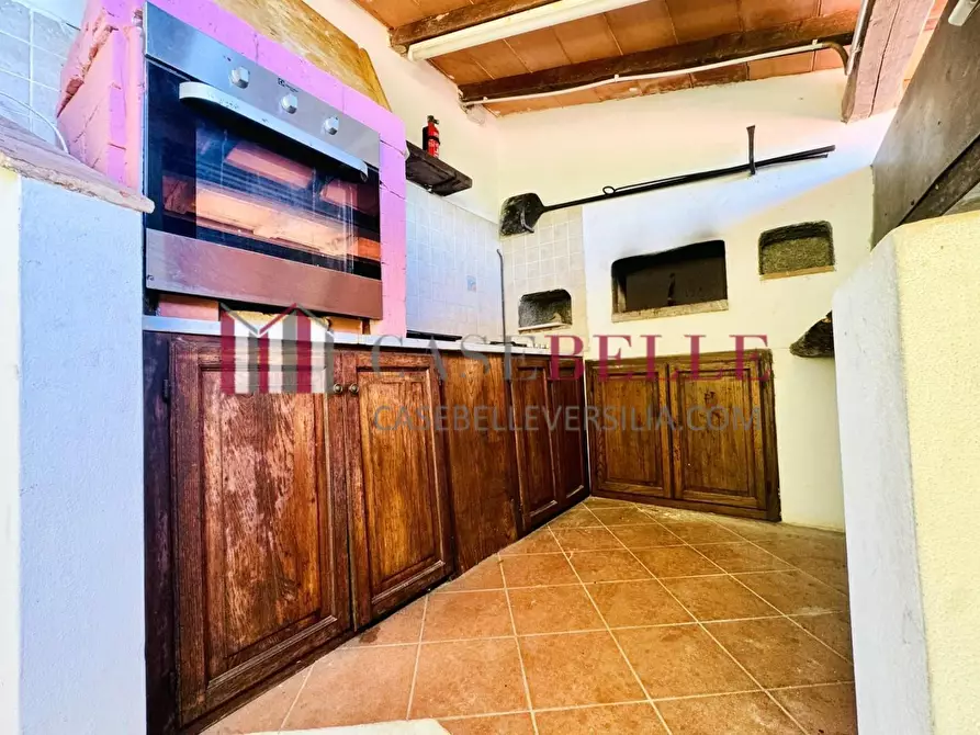 Immagine 51 di Casa colonica in vendita  a Camaiore