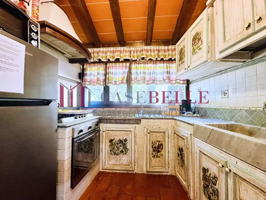 Immagine 16 di Casa colonica in vendita  a Camaiore