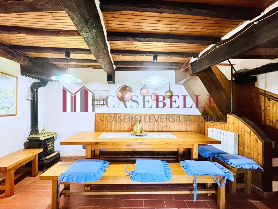 Immagine 13 di Casa colonica in vendita  a Camaiore
