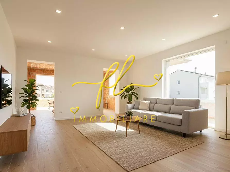 Immagine 1 di Appartamento in vendita  a Cecina