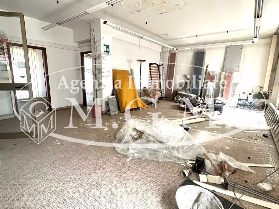 Immagine 5 di Ufficio in affitto  a Cascina