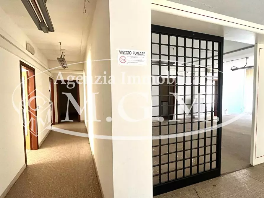 Immagine 1 di Ufficio in affitto  a Cascina