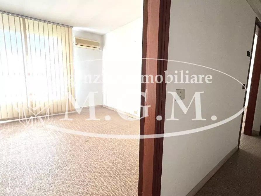 Immagine 6 di Ufficio in affitto  a Cascina