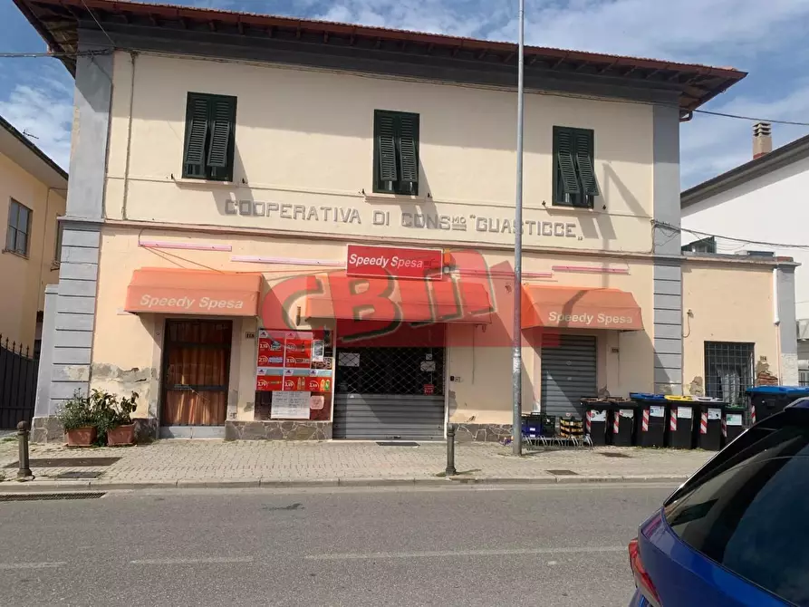 Immagine 2 di Locale commerciale in vendita  a Collesalvetti