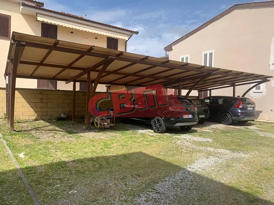 Immagine 8 di Locale commerciale in vendita  a Collesalvetti