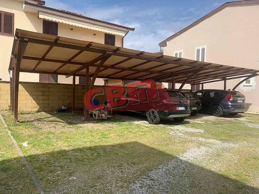 Immagine 7 di Locale commerciale in vendita  a Collesalvetti