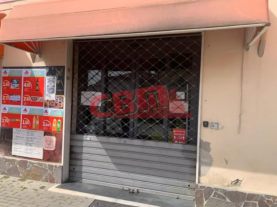 Immagine 4 di Locale commerciale in vendita  a Collesalvetti
