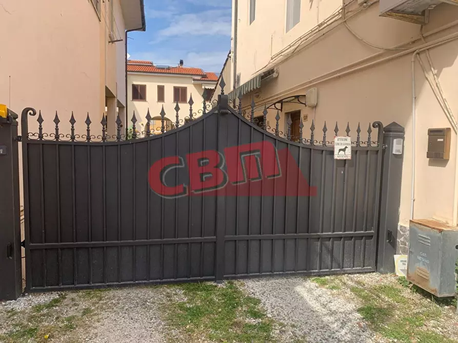 Immagine 5 di Locale commerciale in vendita  a Collesalvetti