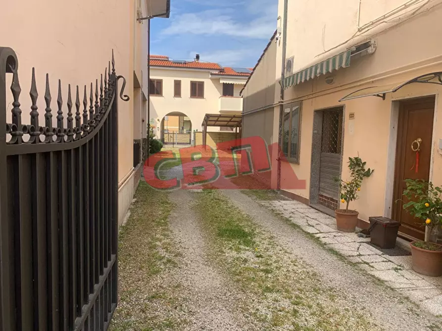 Immagine 6 di Locale commerciale in vendita  a Collesalvetti