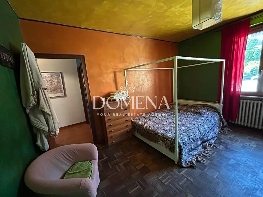 Immagine 13 di Appartamento in vendita  a Siena