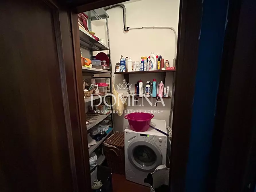 Immagine 11 di Appartamento in vendita  a Siena