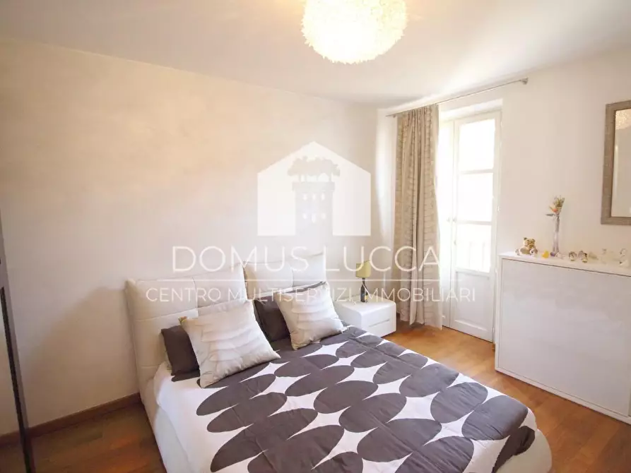Immagine 6 di Appartamento in vendita  a Lucca