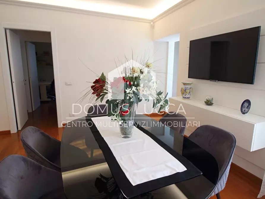 Immagine 4 di Appartamento in vendita  a Lucca