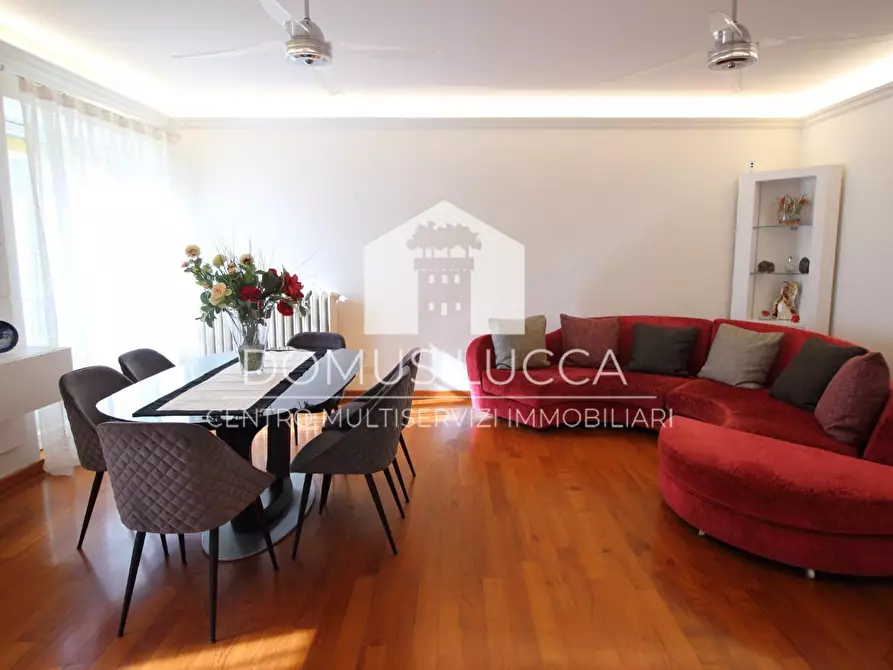 Immagine 3 di Appartamento in vendita  a Lucca
