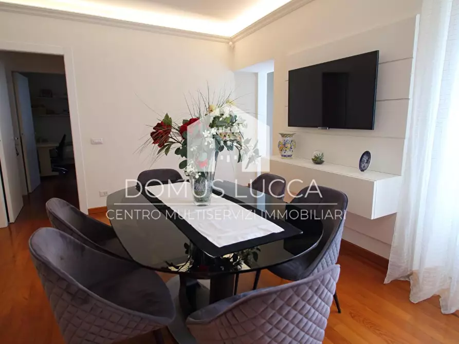 Immagine 5 di Appartamento in vendita  a Lucca