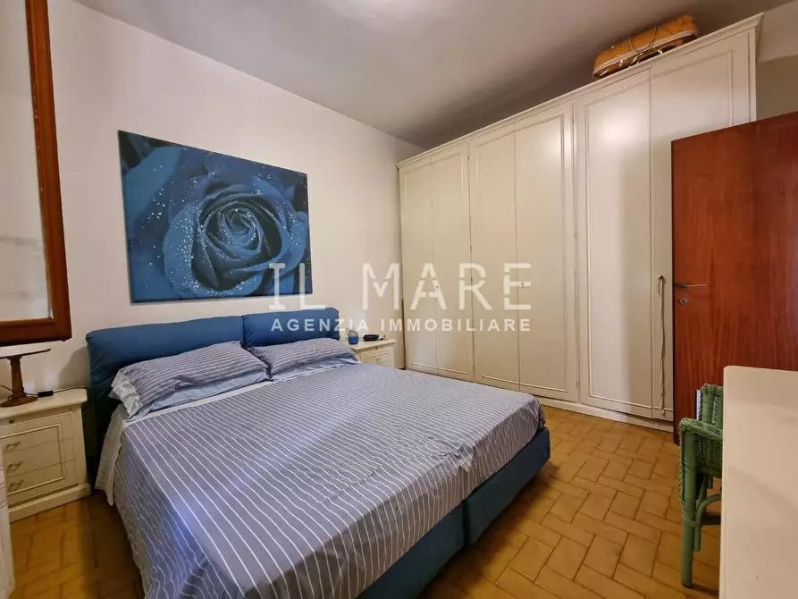 Immagine 11 di Appartamento in vendita  a Massa