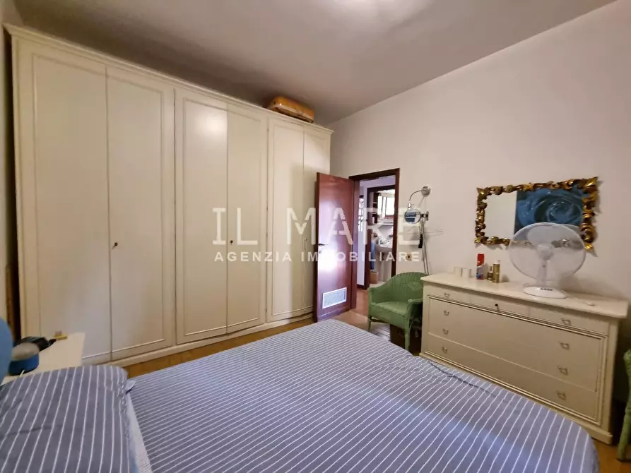 Immagine 17 di Appartamento in vendita  a Massa