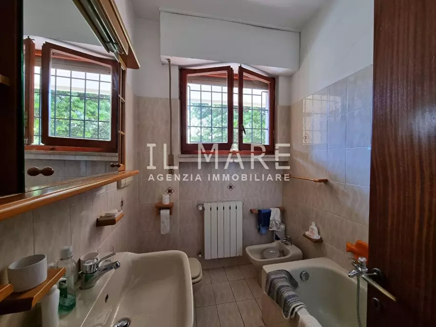 Immagine 13 di Appartamento in vendita  a Massa