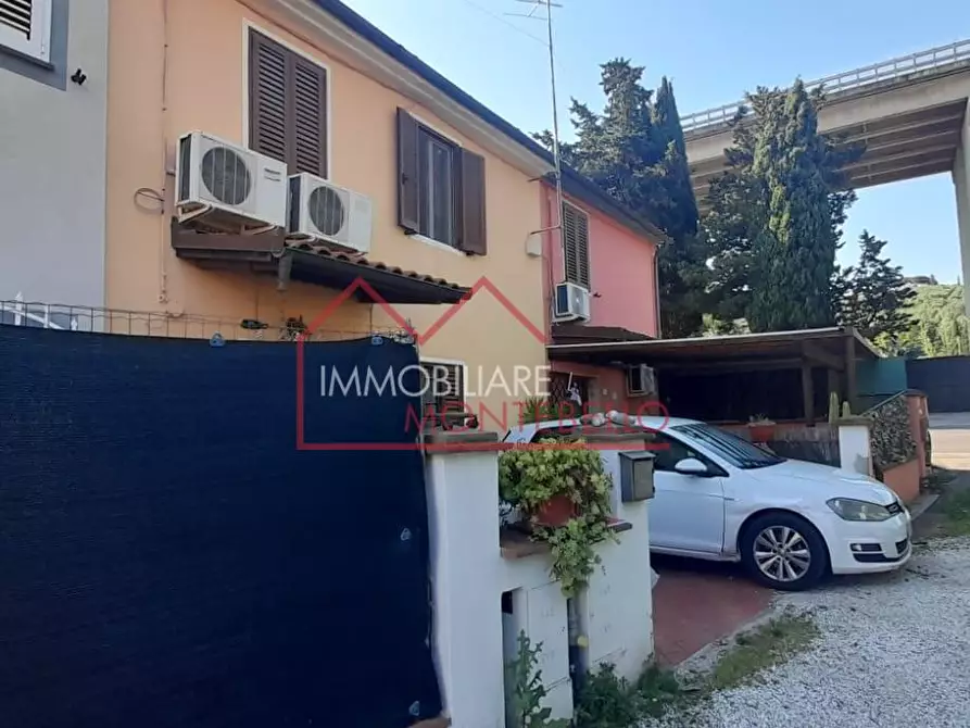 Immagine 5 di Porzione di casa in vendita  a Massarosa