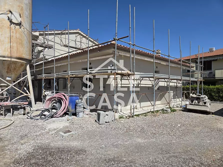 Immagine 40 di Appartamento in vendita  a Pescia