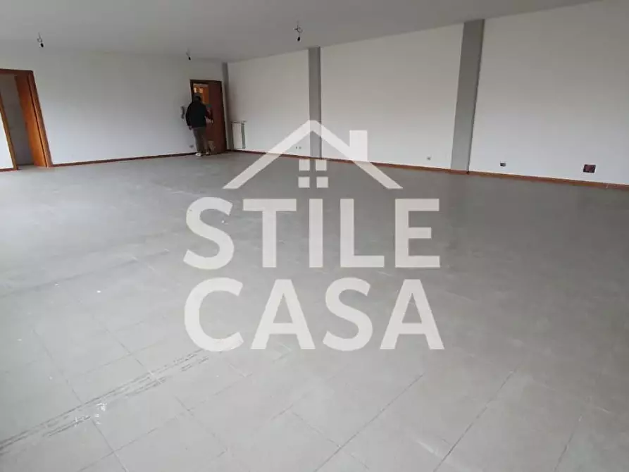 Immagine 2 di Ufficio in vendita  a Capannori