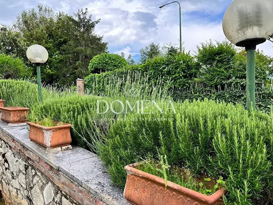 Immagine 21 di Appartamento in vendita  a Siena