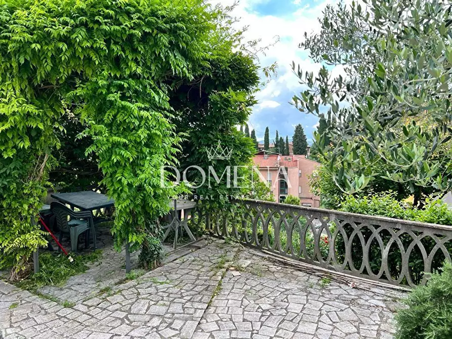 Immagine 14 di Appartamento in vendita  a Siena