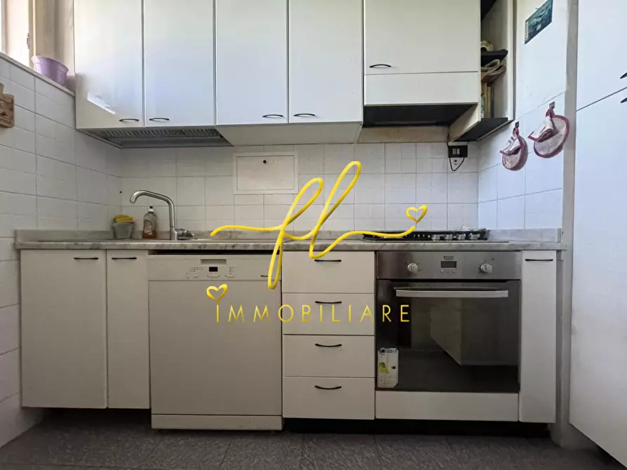 Immagine 7 di Appartamento in vendita  a Livorno