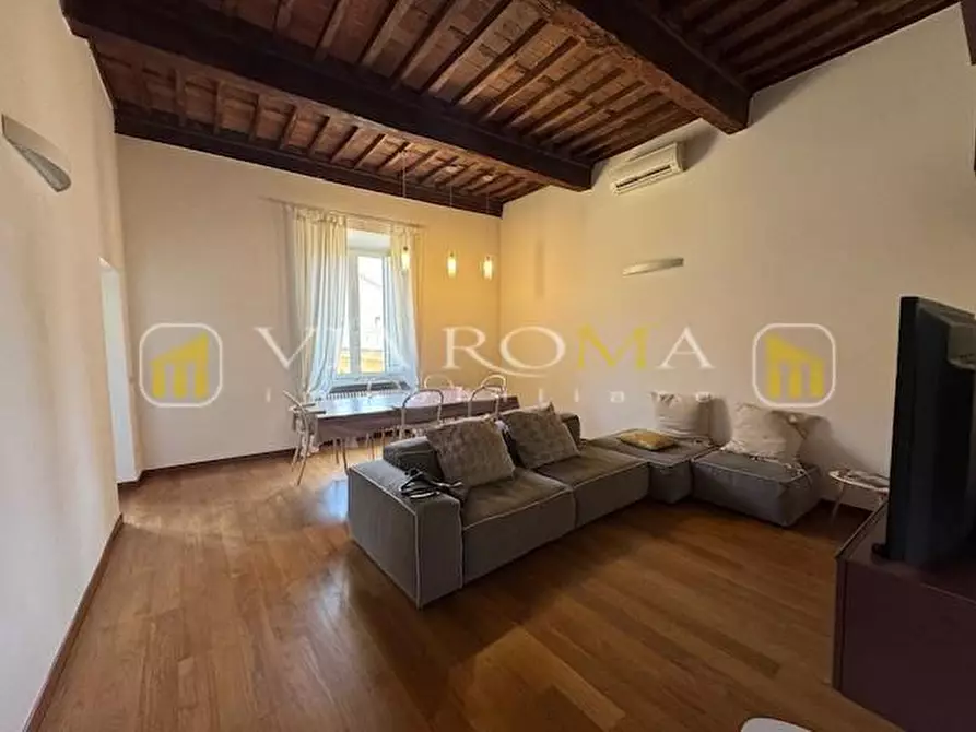 Immagine 3 di Appartamento in vendita  a Lucca