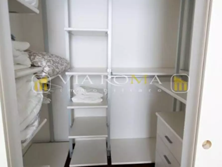 Immagine 16 di Appartamento in vendita  a Lucca