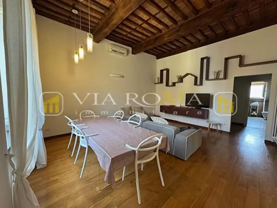 Immagine 2 di Appartamento in vendita  a Lucca