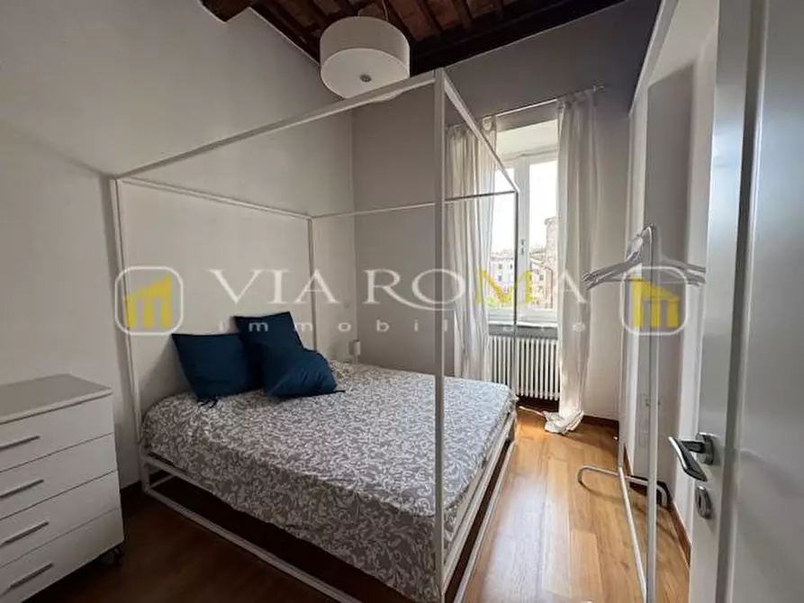 Immagine 13 di Appartamento in vendita  a Lucca