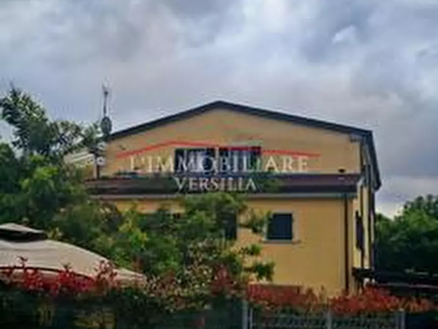 Immagine 11 di Appartamento in vendita  a Carrara