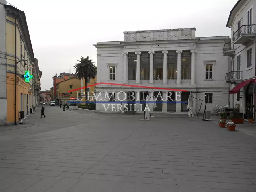 Immagine 12 di Appartamento in vendita  a Carrara