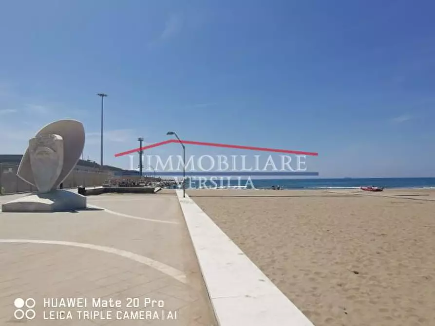 Immagine 21 di Appartamento in vendita  a Carrara