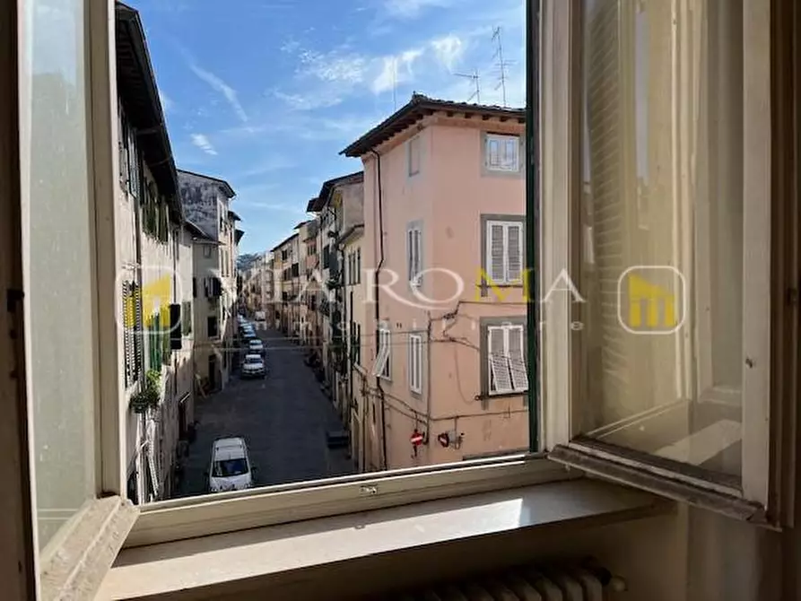 Immagine 20 di Appartamento in vendita  a Lucca