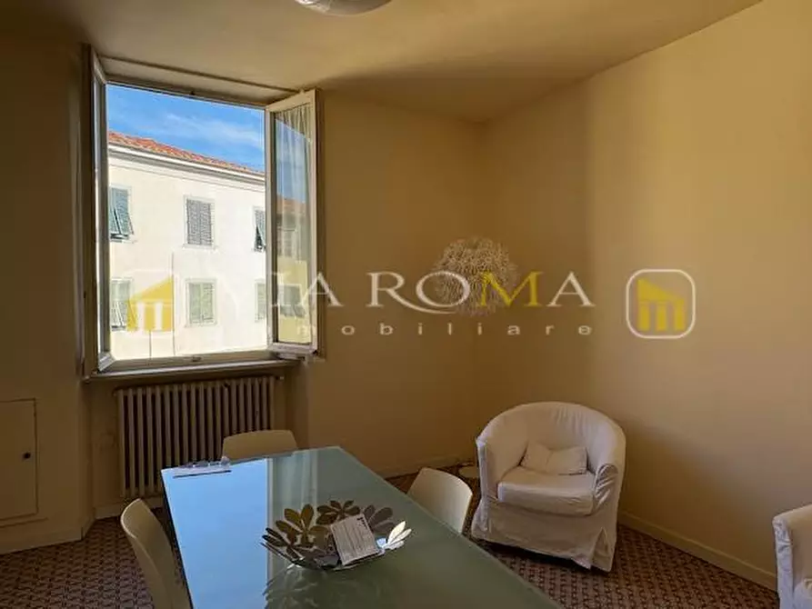 Immagine 35 di Appartamento in vendita  a Lucca