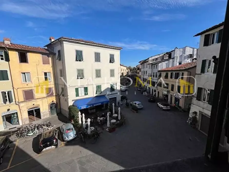 Immagine 18 di Appartamento in vendita  a Lucca