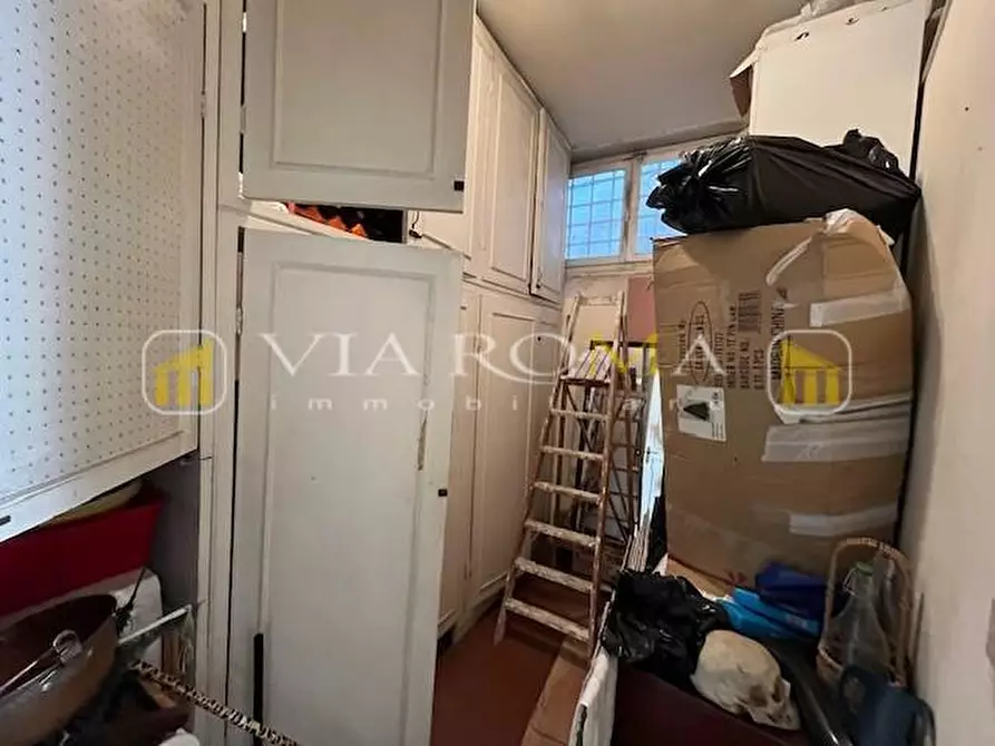 Immagine 17 di Appartamento in vendita  a Lucca