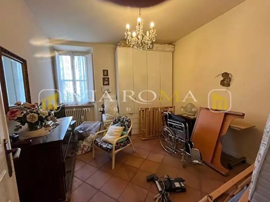 Immagine 5 di Appartamento in vendita  a Lucca