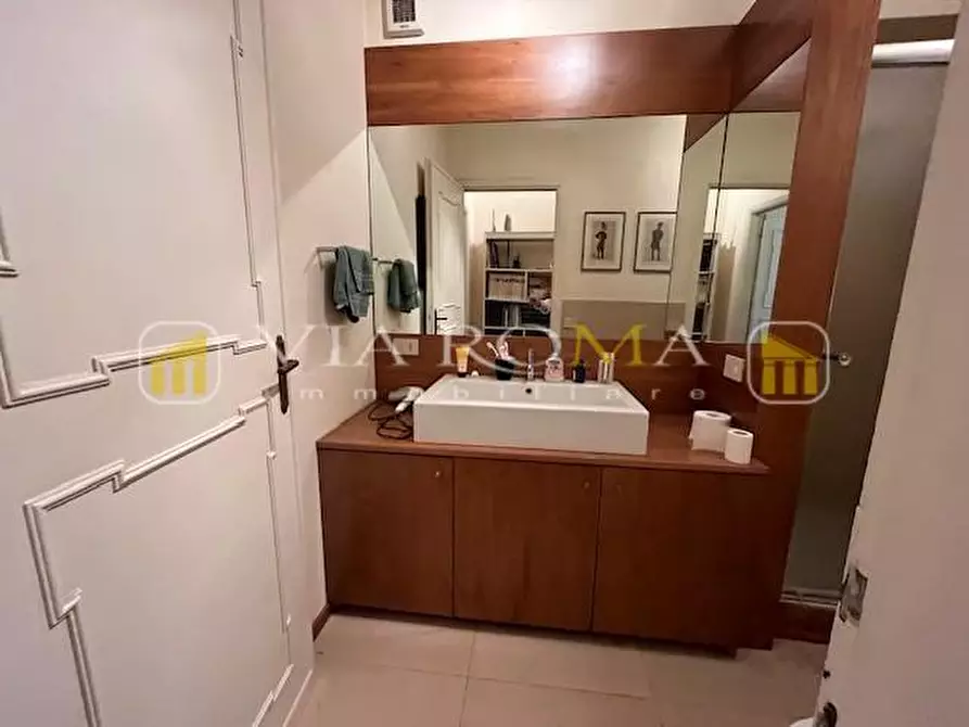 Immagine 6 di Appartamento in vendita  a Lucca