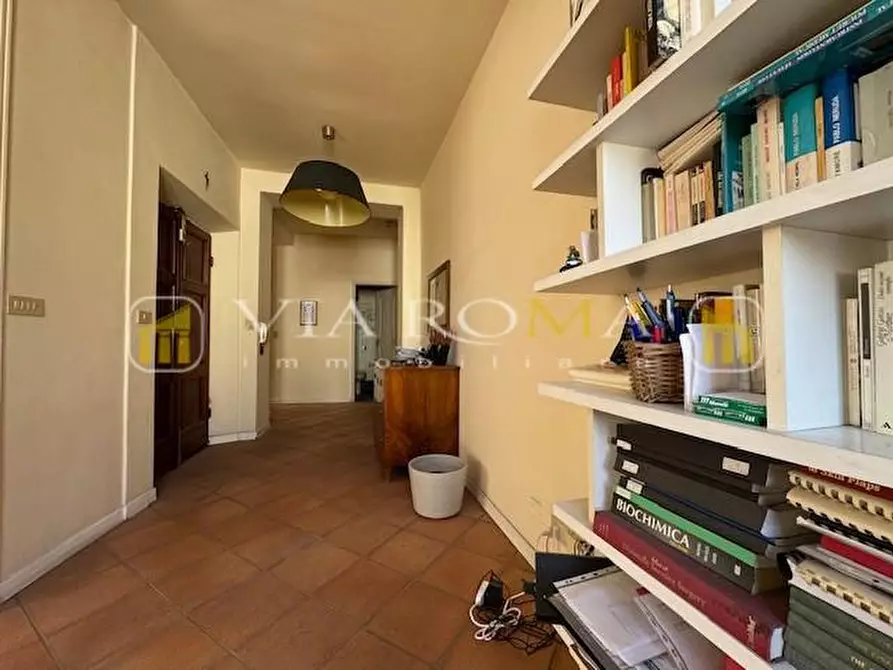 Immagine 24 di Appartamento in vendita  a Lucca