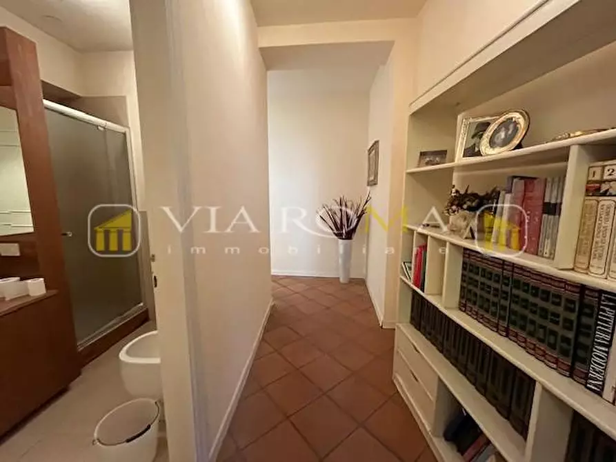 Immagine 8 di Appartamento in vendita  a Lucca